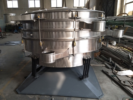 采用仿人工篩分原理設計的一種精細篩分設備，模擬人工十分，不損壞物料，適合粉末、顆粒物料篩分